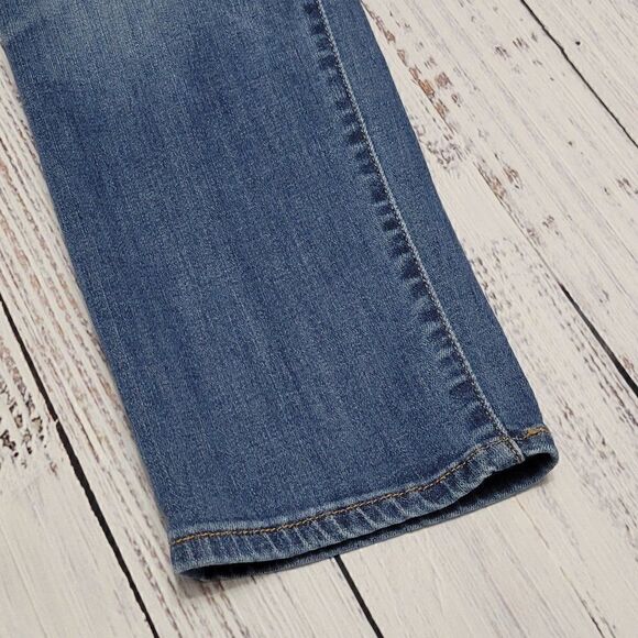 Levi's Women's Size 27 High Waist Cropped Straight Leg Dark Wash Denim Jeans - Picture 2 of 9